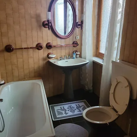 Casa Montis Holiday home *